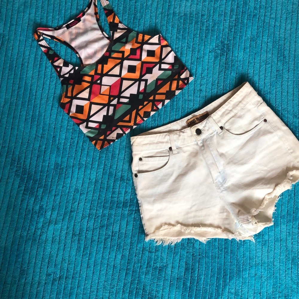 Cropped  Fashion Nova shorts